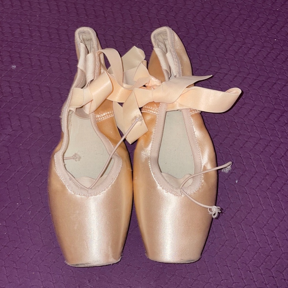 RUSSIAN POINTE RUBIN RADIANCES! - Picture 2 of 4